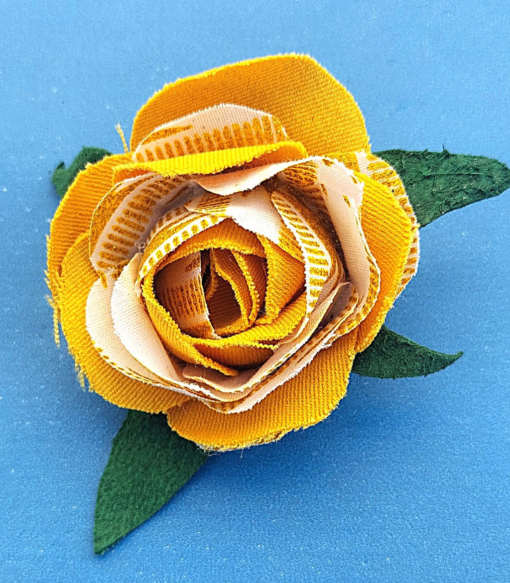 Broche Rose - Ethnique jaune et blanc