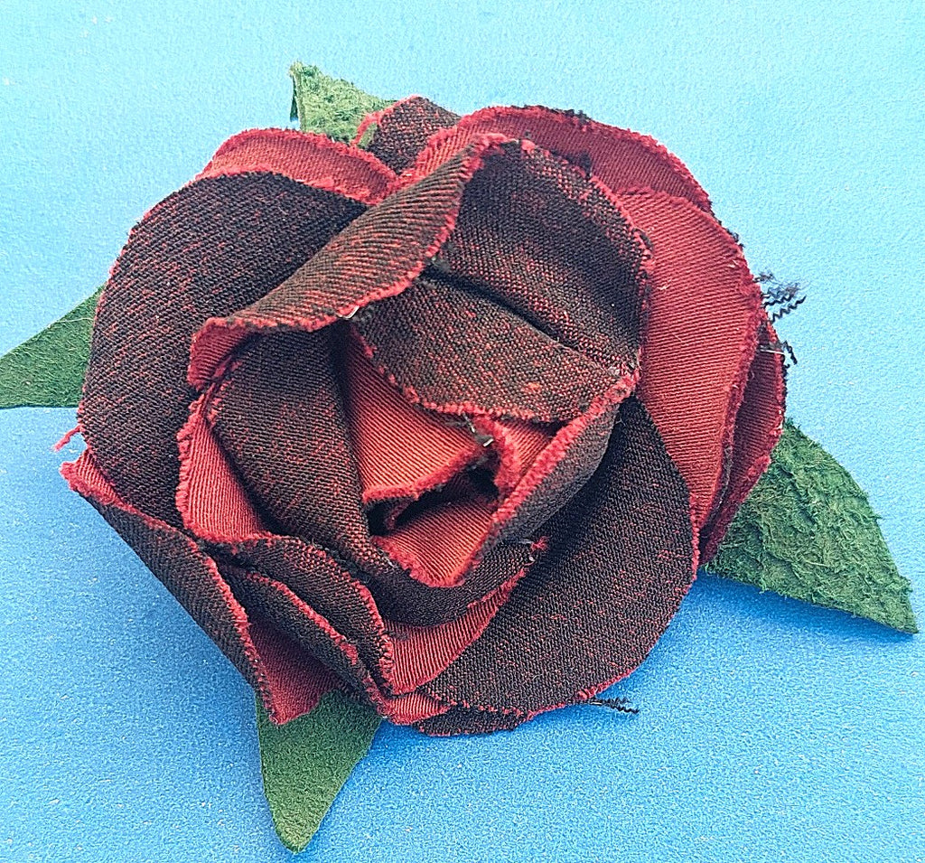 Broche Rose - Bordeau & Noir