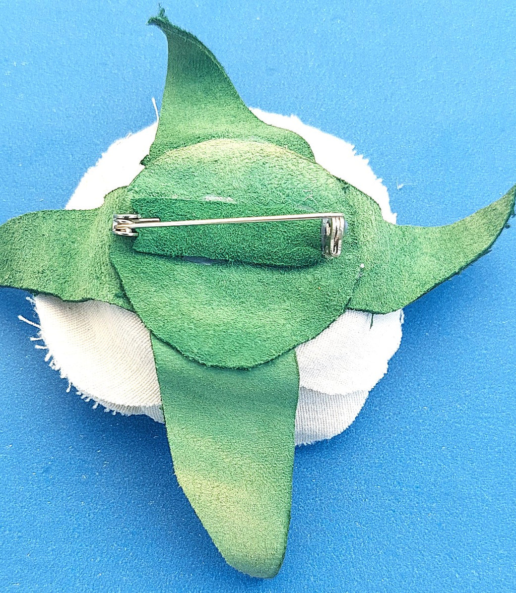 Broche Rose - Blanche