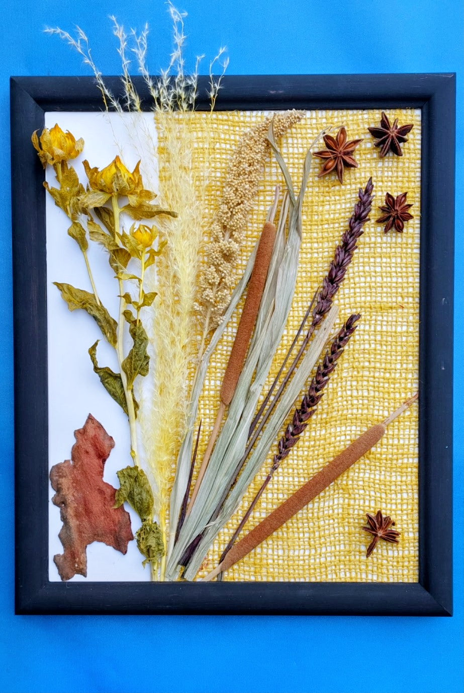 Jute dorée et fleurs du temps